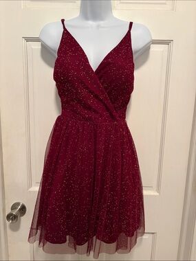 Extraordinary Sparkling Wine-Red Tulle Midi Dress with Glitter Accents size 7